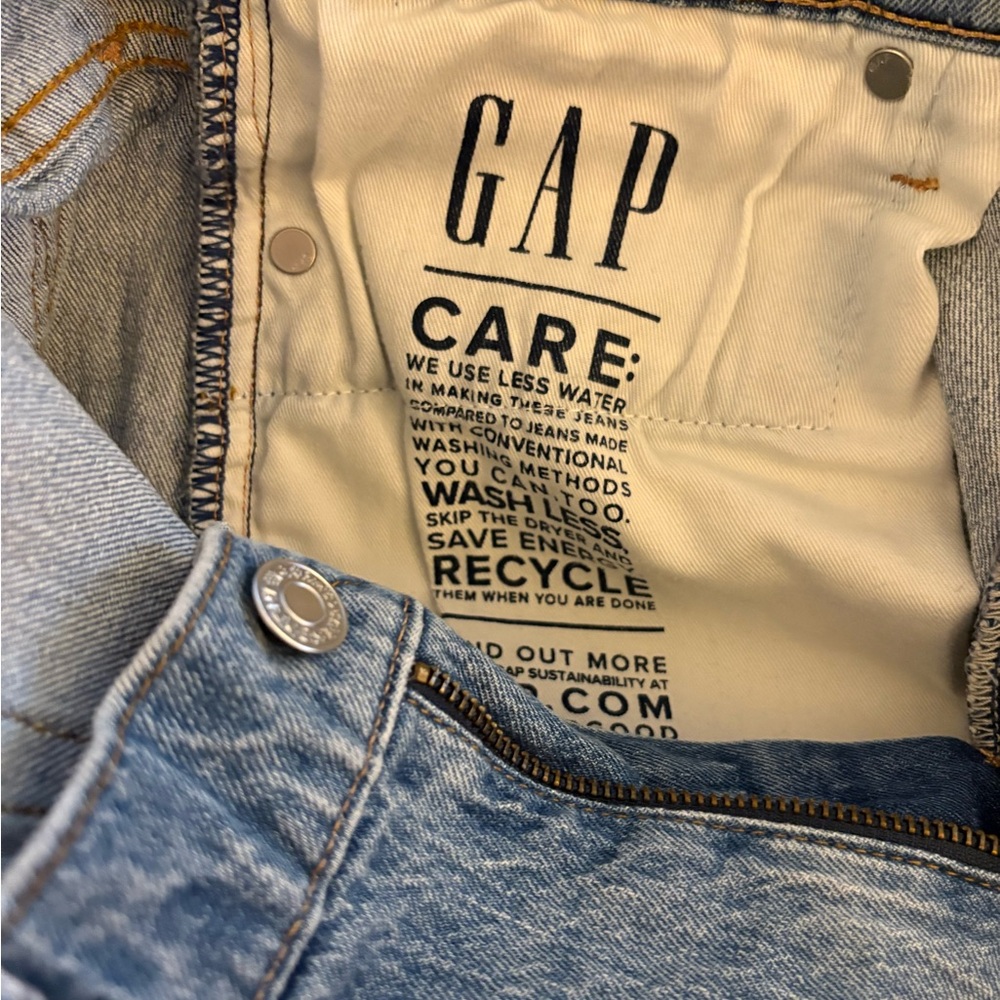 GAP Men's Straight Leg Jeans • NWOT • Size 31x32 • Classic Medium Wash Denim - Picture 6 of 7